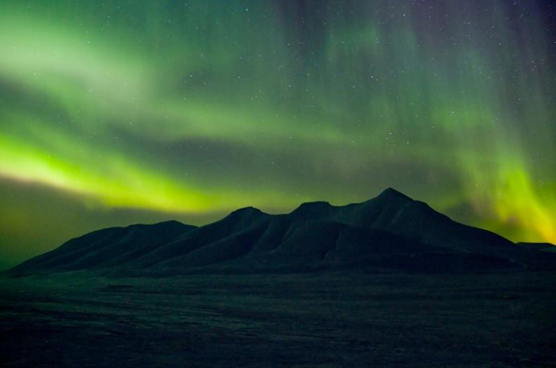 Basecamp-Svalbard-Northern-lights