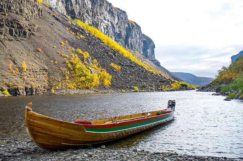 Riverboat & Canyon - Copyright Sorrisniva AS